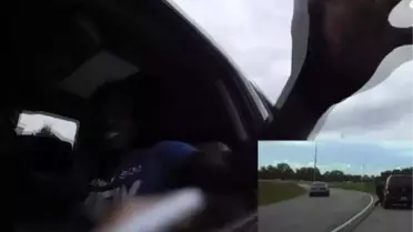 Polis, durdurmaya çalıştığı ciple sürüklendi