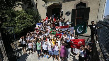Dünya'nın İngilizce'sini Konak'ta öğreniyorlar