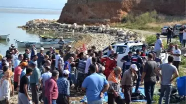 Alabora olan kayıkta kaybolan 2 kişinin cansız bedenlerine ulaşıldı