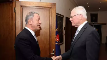 Akar'dan ABD'nin Suriye temsilcisi Jeffrey'e: 'PKK/YPG ile yaptığınız görüşmelerden rahatsızız'