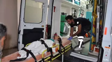 Gaziantep'te hafif ticari araç devrildi: 12 yaralı