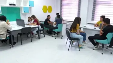 MEB'den YKS adaylarına binlerce eğitimciyle 'tercih' desteği