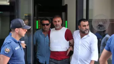 Oğlunu ve karısını kurşuna dizen baba tutuklandı