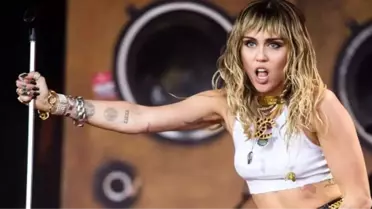 Miley Cyrus, 'Ateşli yaz kızı' pozuyla takipçilerini heyecanlandırdı