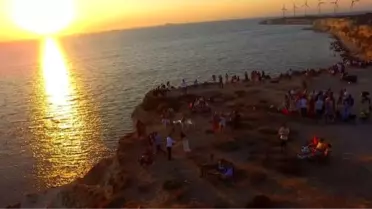 Bozcaada'da gün batımında nikah ve evlilik teklifi
