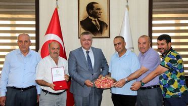 Yılın ilk antepfıstığına GTB'den altın ödülü