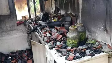 Evleri küle döndü, mahalleli seferber oldu