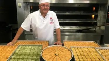 (Özel) Nadir Güllü'den 'Bayramda baklava yemekten kaçının' diyen diyetisyenlere sert tepki
