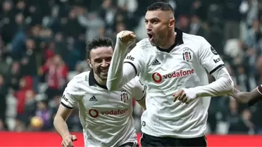 Beşiktaş'tan Burak Yılmaz, Gary Medel ve Gökhan Gönül açıklaması