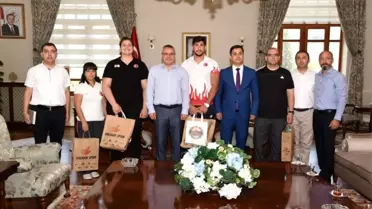 Milli judoculardan Vali Deniz'e ziyaret