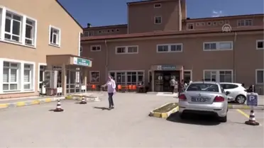 Sağlık çalışanlarıyla uzlaşmak için kamera karşısında özür diledi