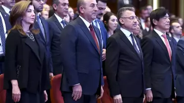 Çavuşoğlu'na 'Japonya'nın en yüksek nişanı' takdim edildi
