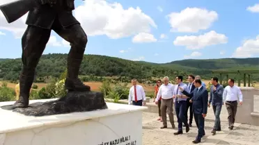 Dumlupınar'da Zafer Bayramı öncesi hazırlıklar devam ediyor