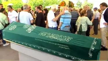 Senarist Umur Bugay, son yolculuğuna uğurlandı