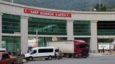 Sarp Sınır Kapısı'ndan kimliksiz geçişler 15 TL'den 50 TL'ye çıkartıldı