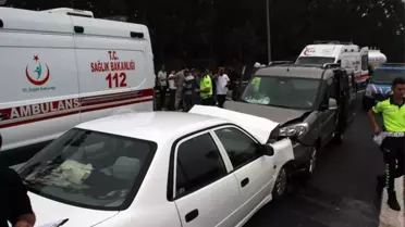 TEM'de otomobiller kafa kafaya çarpıştı: 8 yaralı