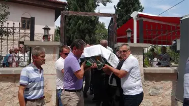 Bilecik'te üzerine cam kaplama düşen kadın 17 günlük hayat mücadelesi kaybetti