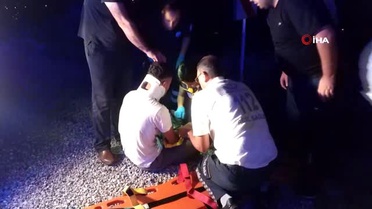 Gece yarısı motosikletle şarampole yuvarlanıp hastanelik oldular