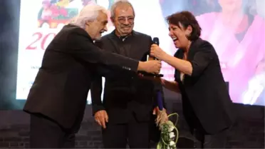 Oya Başar'a Onur Ödülü