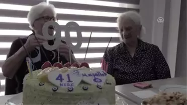 90'lık ninelere doğum günü sürprizi