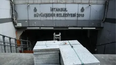 Eminönü'deki alt geçit esnafı:  100 bin liralık kredi bize can suyu olur
