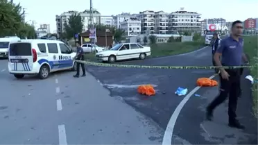 Sultanbeyli'de kamyonun altında ezilen motosikletli iki kişi öldü