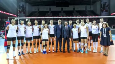 Bakan Kasapoğlu: 'Voleybolda bizleri çok güzel başarıların beklediğine inanıyorum'