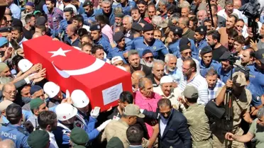 Şehit Uzman Çavuş Erzurum'da son yolculuğuna uğurlandı