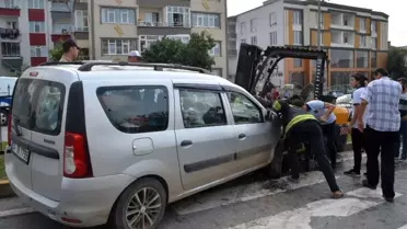 Hafif ticari araç ile forklift çarpıştı: 5 yaralı