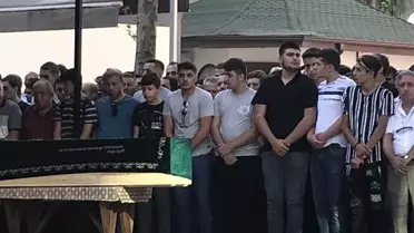 Ümraniye'de katliam yapan genç ile annesi ve kardeşi toprağa verildi