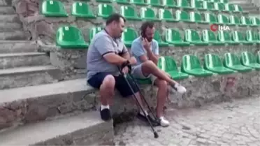 Ünlü oyuncu Erkan Kolçak Köstendil '12 Numaralı Adam' oyunuylaizleyenleri mest etti
