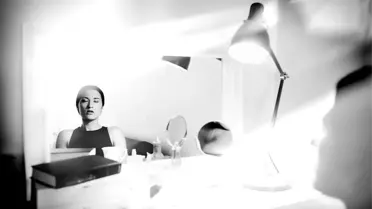 Orgazmın Doruk Noktasına Ulaşmış Kadınların Surat İfadelerini Çeken Fotoğrafçı