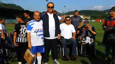 Satranç turnuvasından kazandıkları tekerlekli sandalyeleri ihtiyaç sahiplerine verdiler