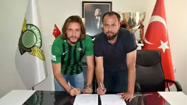 Akhisarspor'da taha imzayı attı