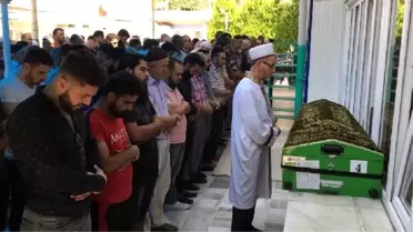 Düştüğü baraj gölünde boğulan suriyeli halil, toprağa verildi