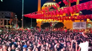 Maltepe'de binlerce kişilik fener alayı