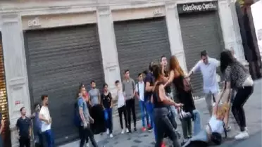 İstiklal caddesi'nde 'meydan savaşı'...