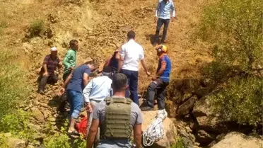Kayalıklarda mahsur kalan şahıs, ekipler tarafından kurtarıldı