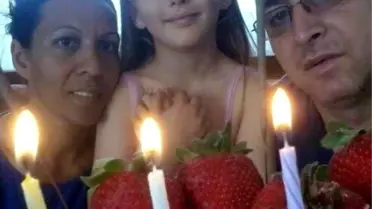 Kazada ölen 3 kişilik aileden anne ve kızı toprağa verildi
