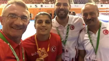 Milli boksörler buse naz çakıroğlu ve elif güneri avrupa şampiyonu