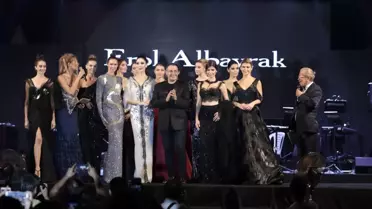 Defileye genç Best Model Merih Öztürk'te katıldı