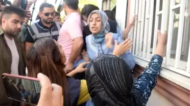 Çocuklarını isteyen ailelerin hdp önündeki oturma eylemi 2'nci gününde (2)