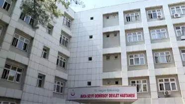 Tekerlekli sandalye ile geldiği hastaneden yürüyerek çıktı