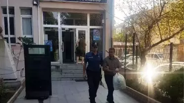 'Köpekler senin yüzünden havlıyor' deyip, baltayla yaraladı