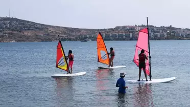 On bir çocuk, yelken sporu ile tanıştı