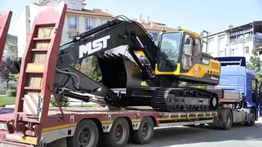 Söğüt'e ekskavatör kepçe hibe edildi