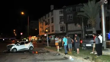Kamyonet ile otomobil çarpıştı: 6 yaralı