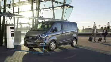 Ford, en yeni elektrikli ve hibrit araç modellerini Frankfurt'ta tanıttı