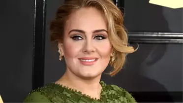 Adele boşanıyor