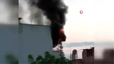 3 kişiyi öldüren zanlının 3 katlı evini yaktılar